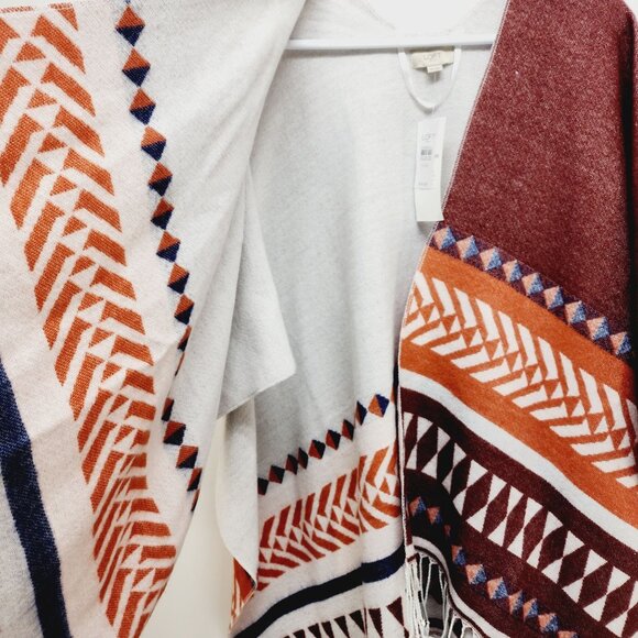Loft Outlet Reversible Wrap Poncho With Fringe Geometric Print  one Size - Picture 9 of 12